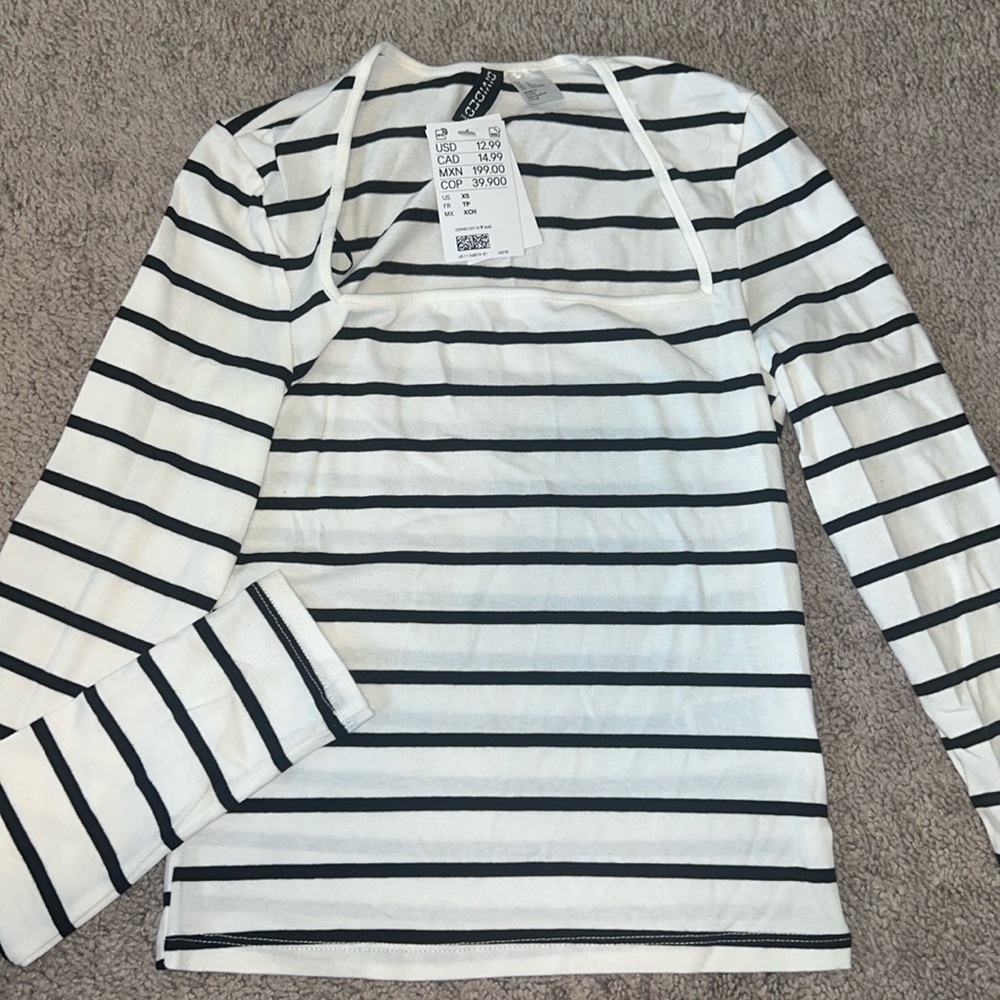 H&M BLACK AND WHITE STRIPE LONG SLEEVE